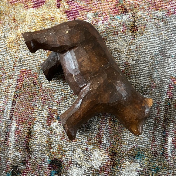 Brown smooth, distressed wood hand carved grizzly bear home decor rare item - Picture 6 of 10